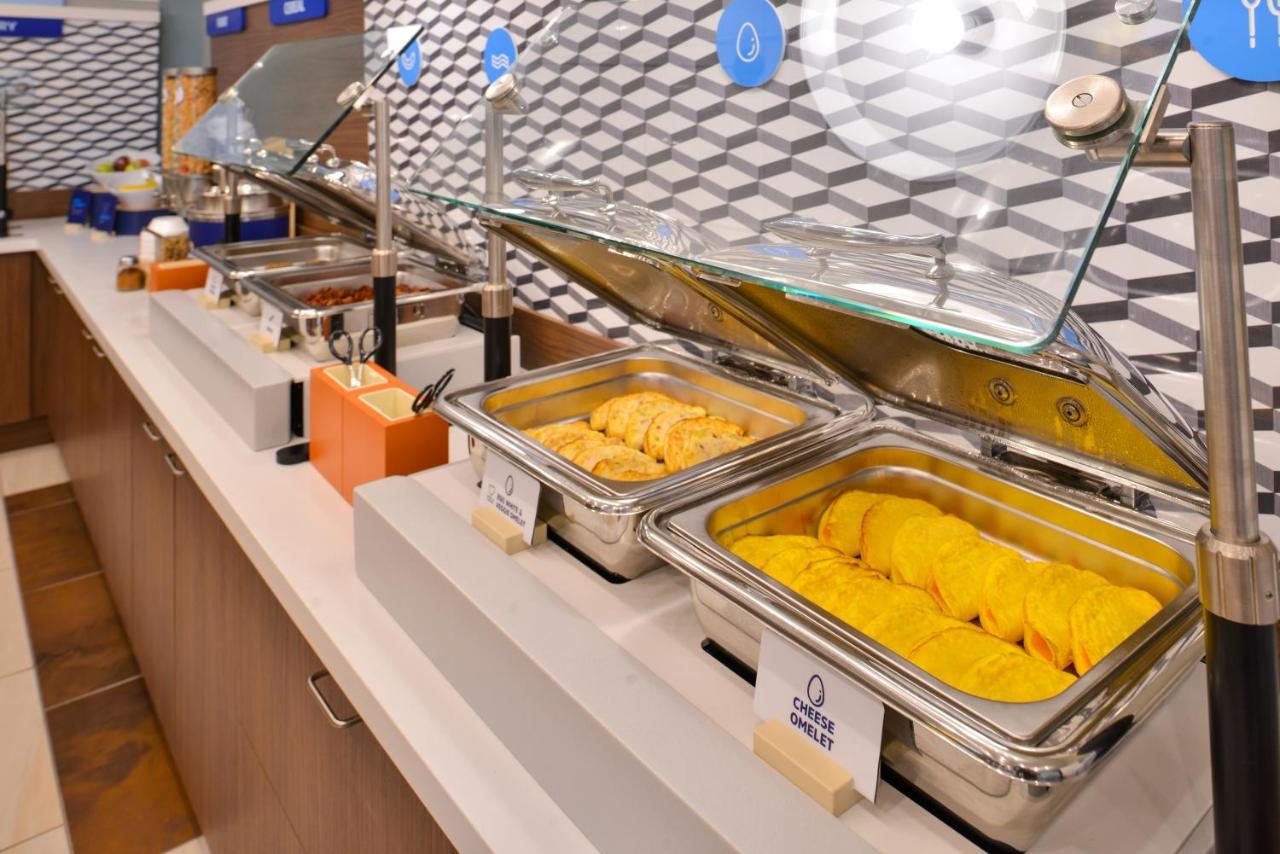 Holiday Inn Express & Suites - Miramar By Ihg Bagian luar foto
