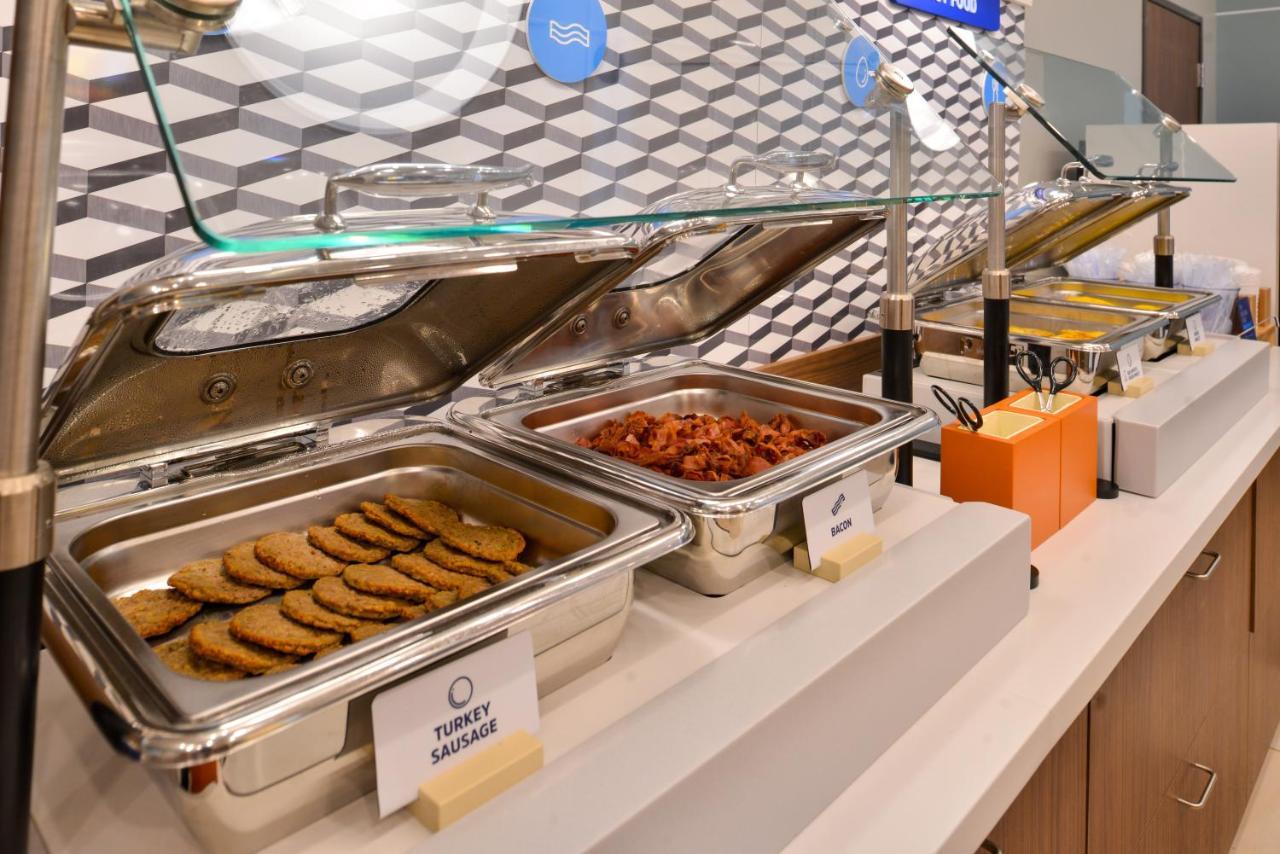 Holiday Inn Express & Suites - Miramar By Ihg Bagian luar foto