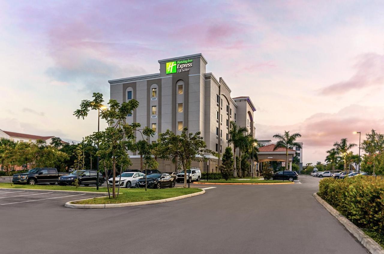 Holiday Inn Express & Suites - Miramar By Ihg Bagian luar foto