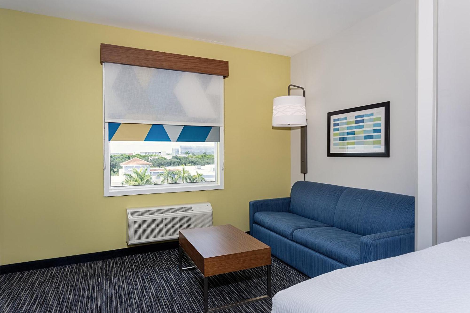 Holiday Inn Express & Suites - Miramar By Ihg Bagian luar foto