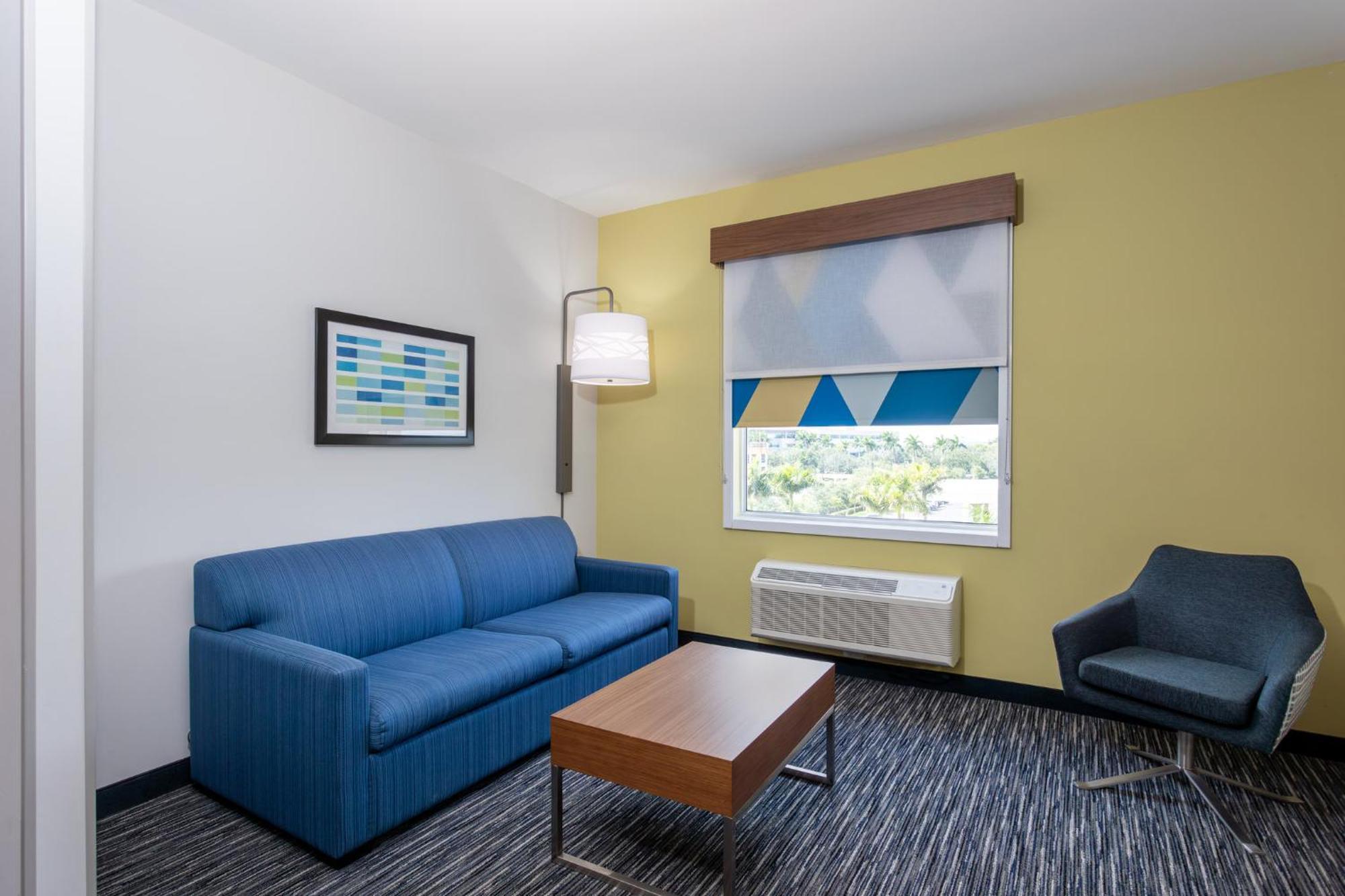 Holiday Inn Express & Suites - Miramar By Ihg Bagian luar foto