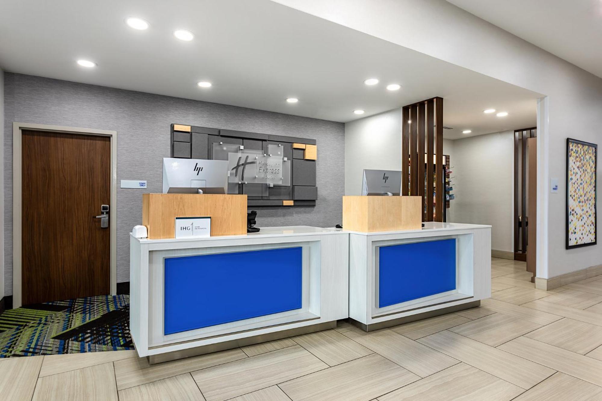 Holiday Inn Express & Suites - Miramar By Ihg Bagian luar foto
